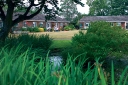 bungalows-pond
